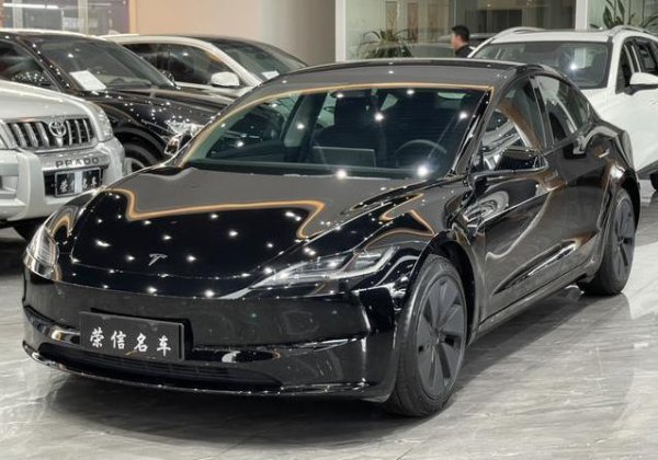 河南炒股配资 3.1万公里Model 3仅17.3万，动力猛续航长，值不值得买？